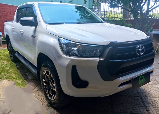 TOYOTA Hilux CD SR 4x4 2.8 TDI Diesel Aut ZERO KM