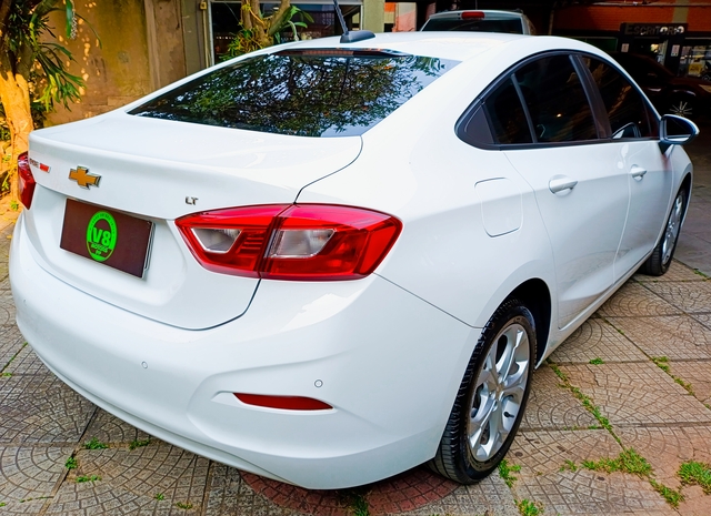 CHEVROLET CRUZE SEDAN LT 1.4 TURBO FLEX AUT / 6 AIR BAGS / MULTIMÍDIA / R$105.800,00