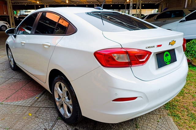 CHEVROLET CRUZE SEDAN LT 1.4 TURBO FLEX AUT / 6 AIR BAGS / MULTIMÍDIA / R$105.800,00